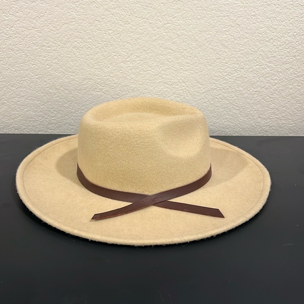 100% WOOL HAT!